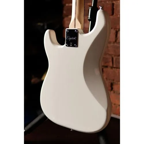 Fender Squier Bullet Stratocaster HT Arctic White Электрогитара (Б/У).
