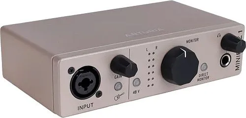 Arturia MiniFuse 1 Champagne USB аудио интерфейс.